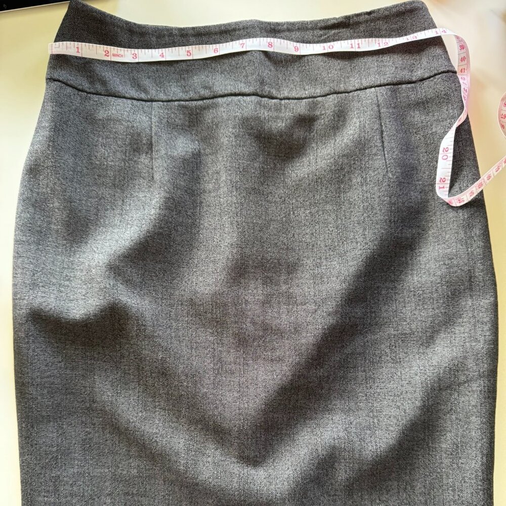 Gray pencil skirt